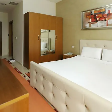 Hotel Hotel Gjuta 4*